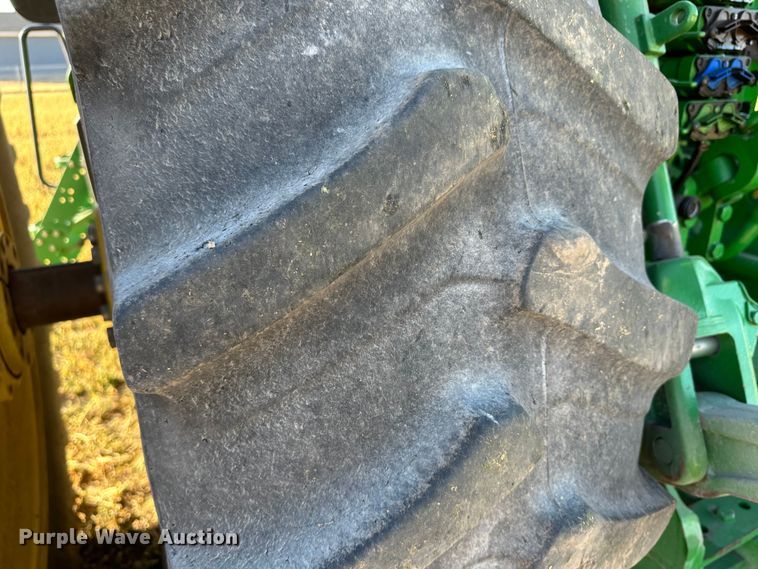 image for item DH1779 2011 John Deere 8285R  MFWD tractor