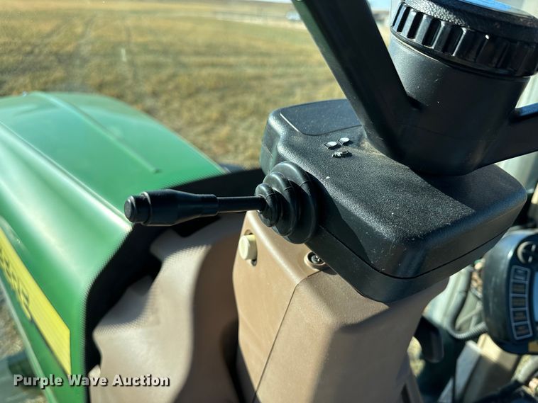 image for item DH1791 2005 John Deere 8420  MFWD tractor