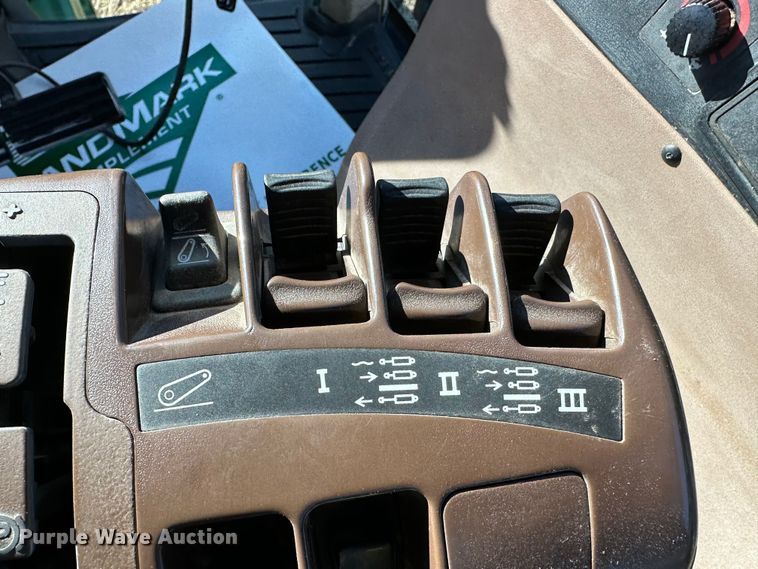 image for item DH1791 2005 John Deere 8420  MFWD tractor