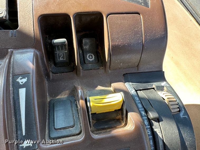 image for item DH1791 2005 John Deere 8420  MFWD tractor