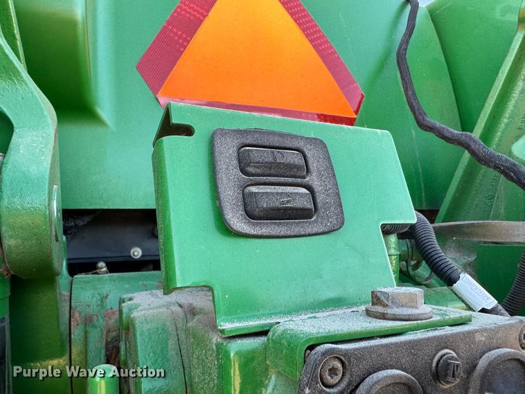 image for item DH1791 2005 John Deere 8420  MFWD tractor