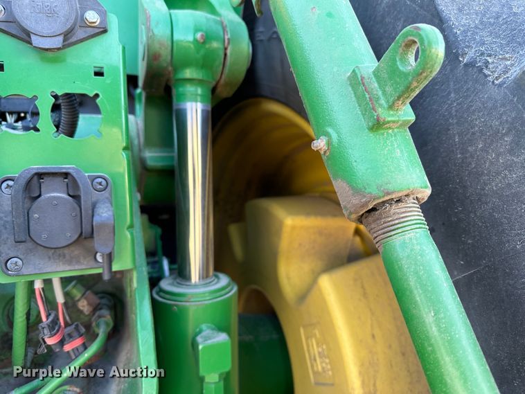 image for item DH1791 2005 John Deere 8420  MFWD tractor