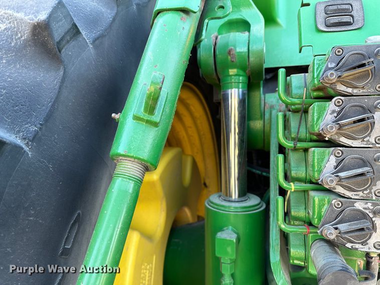 image for item DH1791 2005 John Deere 8420  MFWD tractor