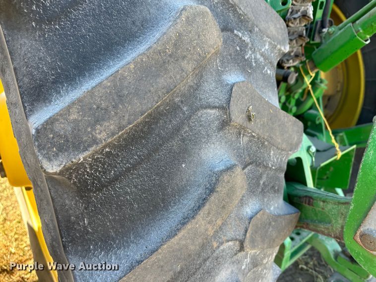 image for item DH1791 2005 John Deere 8420  MFWD tractor