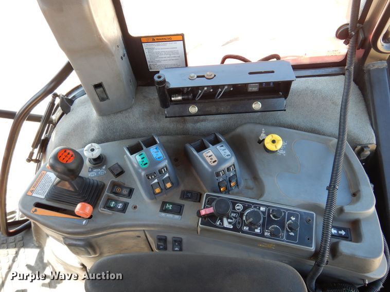 image for item DJ0817 2012 Versatile 305  MFWD tractor