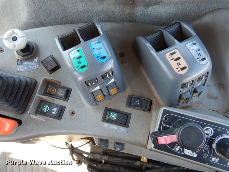 image for item DJ0817 2012 Versatile 305  MFWD tractor