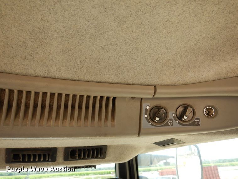 image for item DJ0817 2012 Versatile 305  MFWD tractor