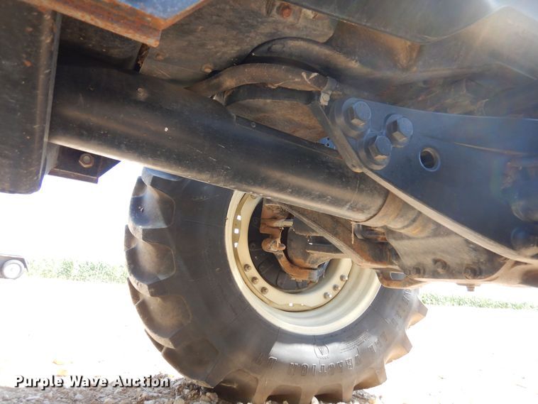 image for item DJ0817 2012 Versatile 305  MFWD tractor