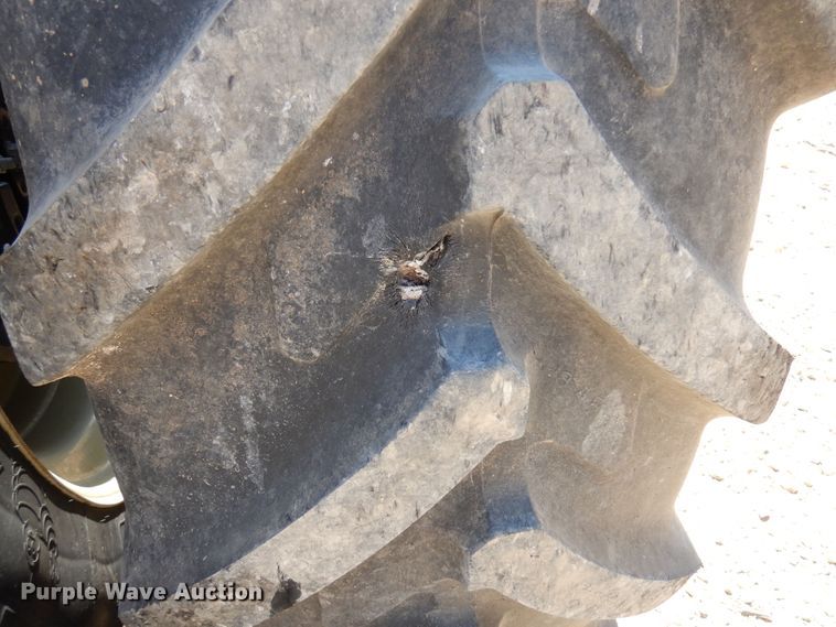 image for item DJ0817 2012 Versatile 305  MFWD tractor