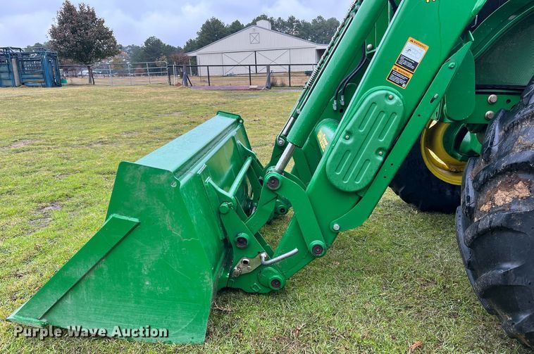 image for item DK0391 2013 John Deere 6125M  MFWD tractor