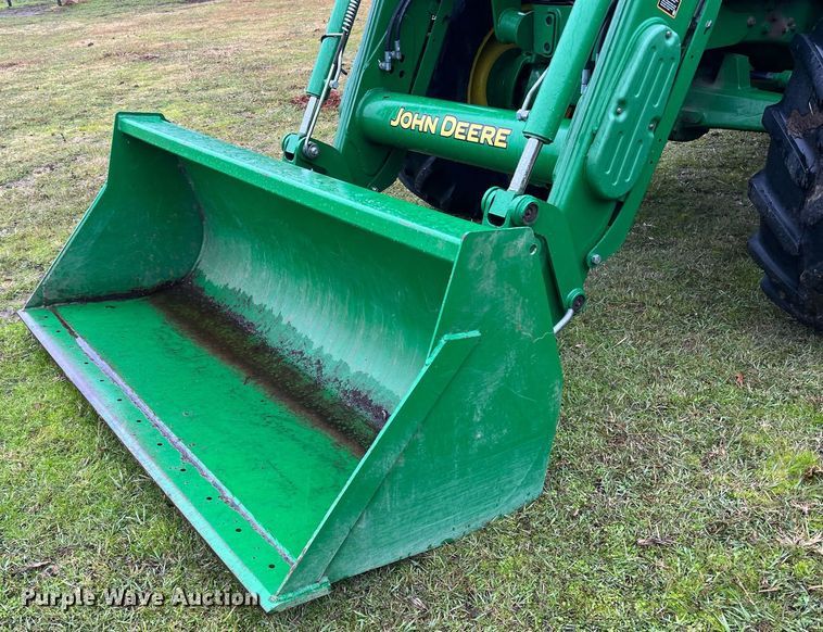 image for item DK0391 2013 John Deere 6125M  MFWD tractor