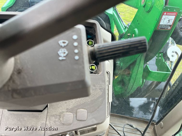 image for item DK0391 2013 John Deere 6125M  MFWD tractor