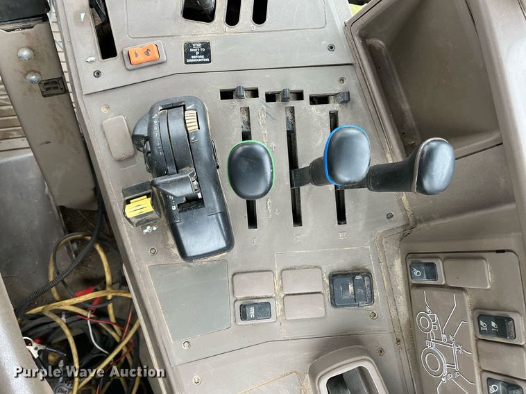 image for item DK0391 2013 John Deere 6125M  MFWD tractor