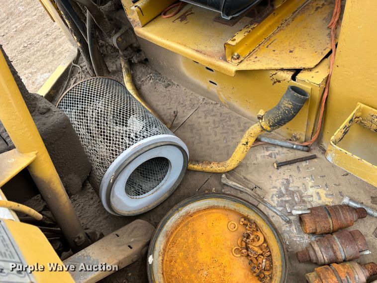 image for item DK7156 1970 Caterpillar 920  wheel loader