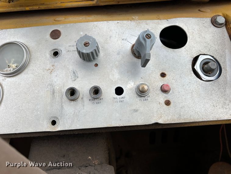 image for item DK7156 1970 Caterpillar 920  wheel loader