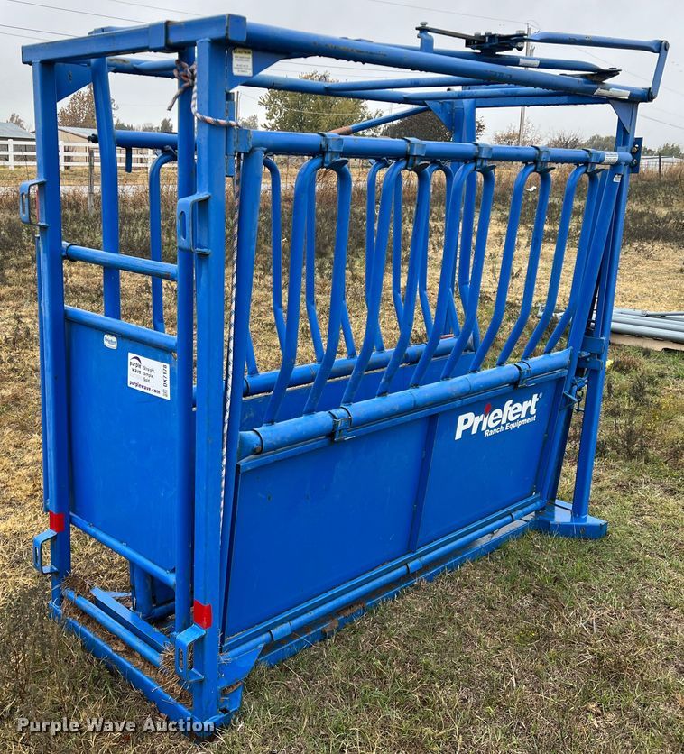 image for item DK7178 Priefert  livestock squeeze chute