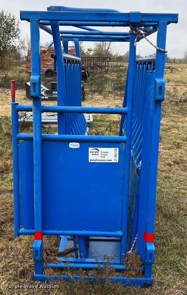 image for item DK7178 Priefert  livestock squeeze chute