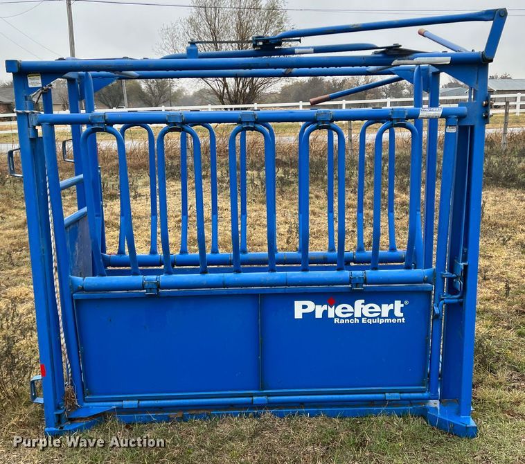 image for item DK7178 Priefert  livestock squeeze chute