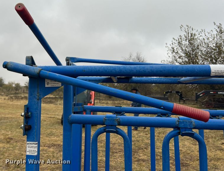 image for item DK7178 Priefert  livestock squeeze chute