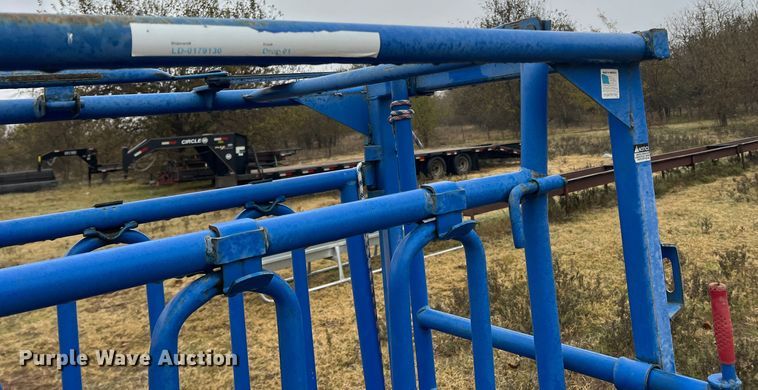 image for item DK7178 Priefert  livestock squeeze chute