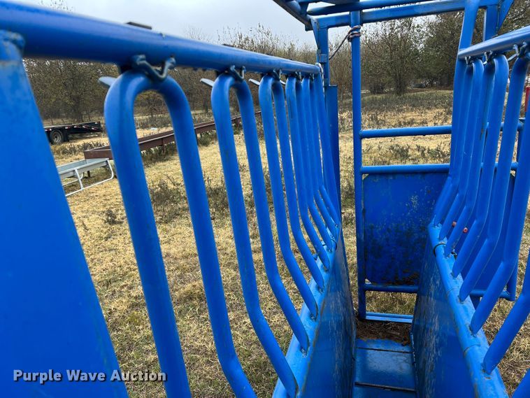 image for item DK7178 Priefert  livestock squeeze chute