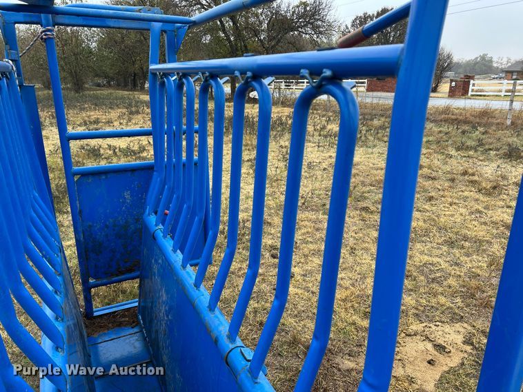 image for item DK7178 Priefert  livestock squeeze chute