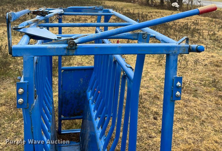 image for item DK7178 Priefert  livestock squeeze chute