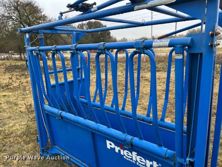 image for item DK7178 Priefert  livestock squeeze chute