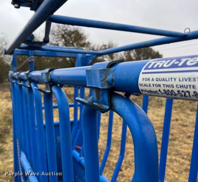 image for item DK7178 Priefert  livestock squeeze chute