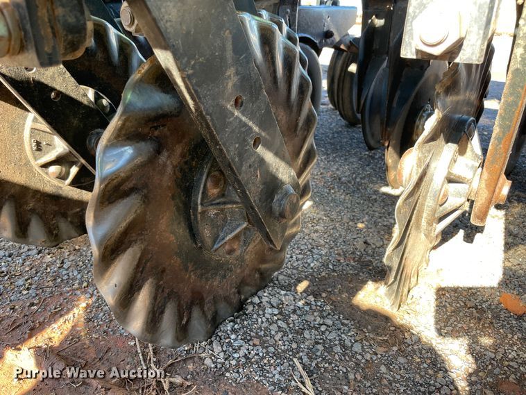 image for item DL0719 Great Plains 2N-3010  no-till grain drill