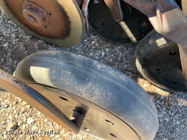 image for item DL0719 Great Plains 2N-3010  no-till grain drill