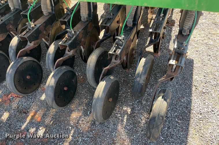 image for item DL0719 Great Plains 2N-3010  no-till grain drill