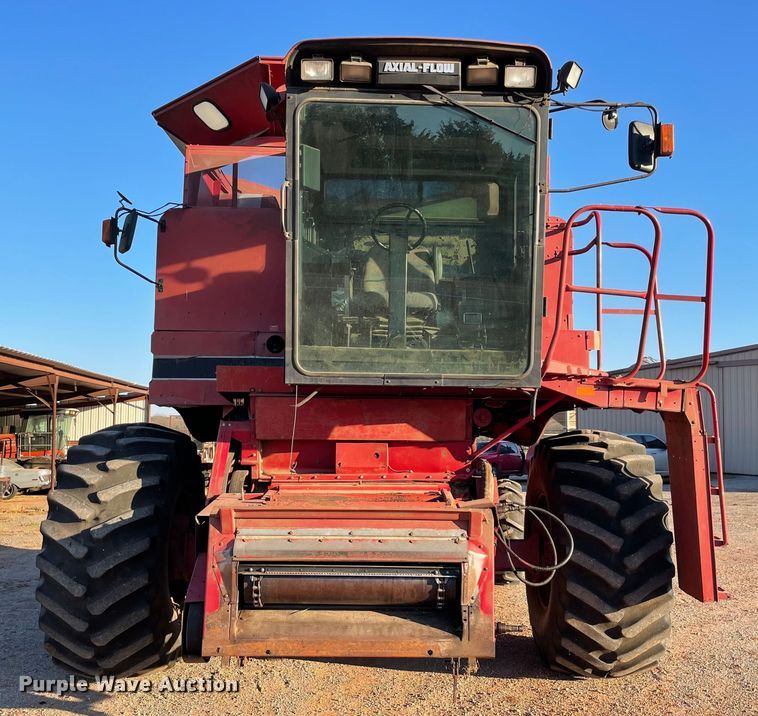 image for item DL0721 1993 Case IH 1688  combine