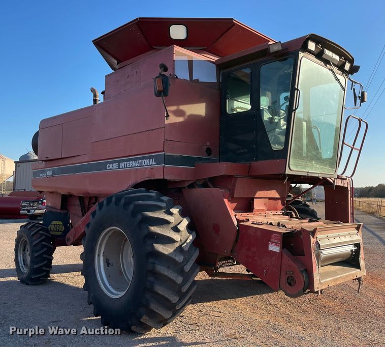 image for item DL0721 1993 Case IH 1688  combine