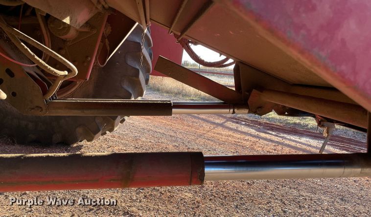 image for item DL0721 1993 Case IH 1688  combine