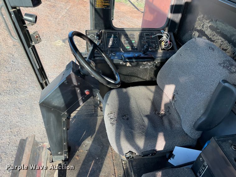 image for item DL0721 1993 Case IH 1688  combine