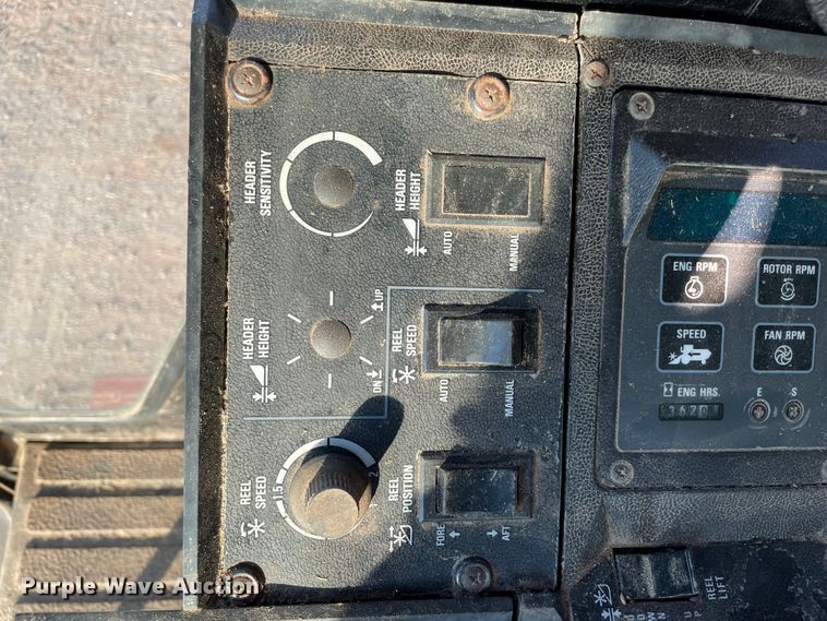 image for item DL0721 1993 Case IH 1688  combine