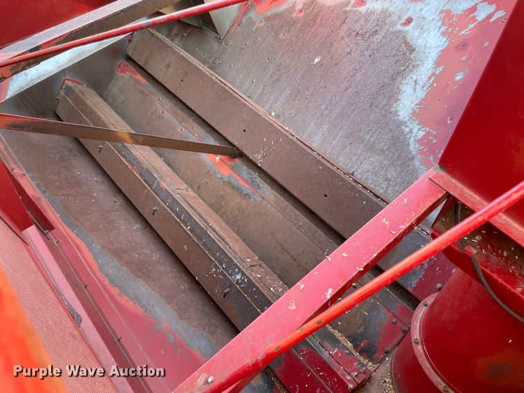 image for item DL0721 1993 Case IH 1688  combine