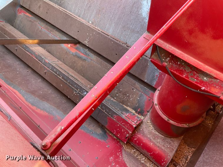 image for item DL0721 1993 Case IH 1688  combine