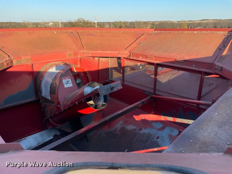image for item DL0721 1993 Case IH 1688  combine