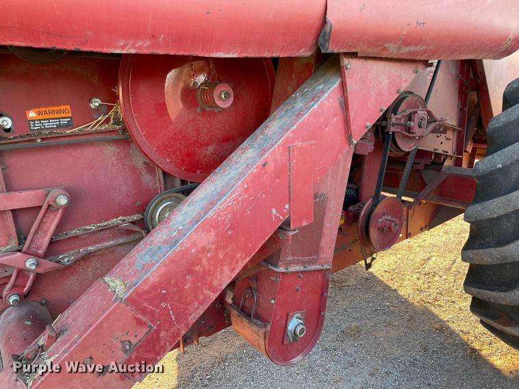 image for item DL0721 1993 Case IH 1688  combine