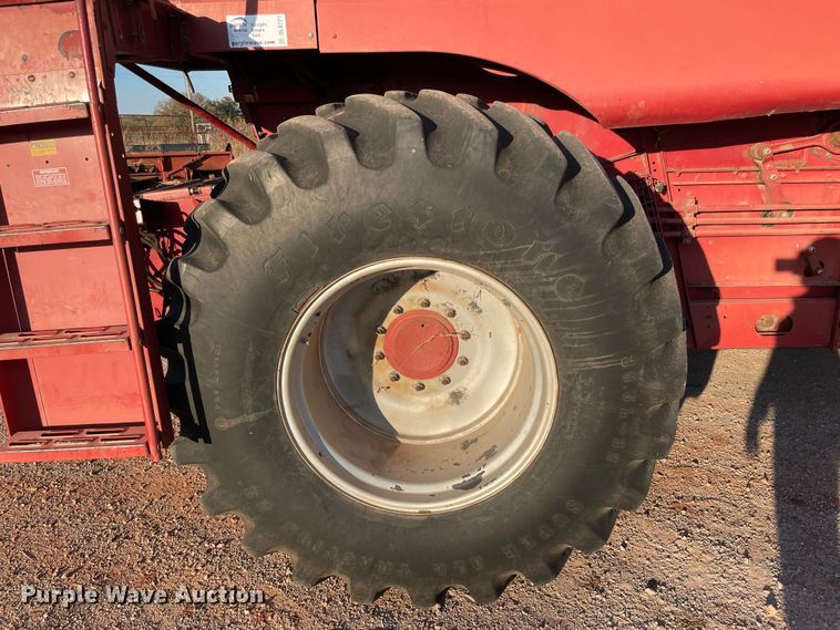 image for item DL0721 1993 Case IH 1688  combine
