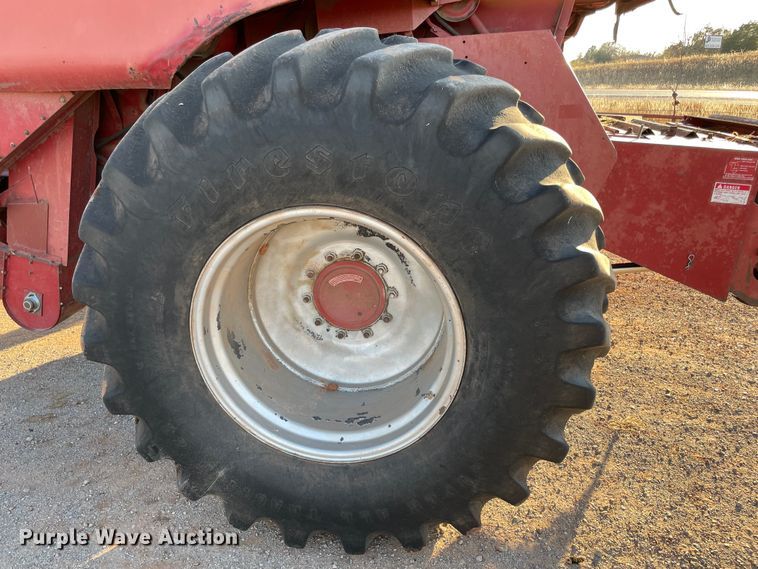 image for item DL0721 1993 Case IH 1688  combine