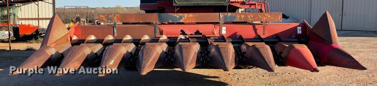 image for item DL0722 Case 1083  corn head