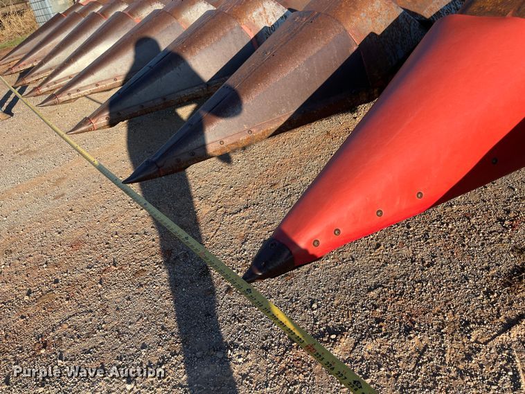 image for item DL0722 Case 1083  corn head