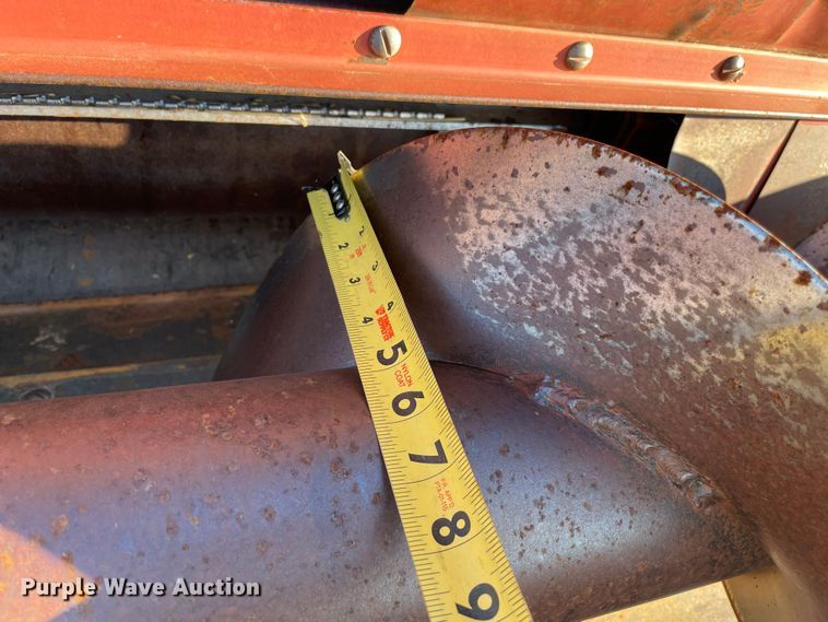 image for item DL0722 Case 1083  corn head