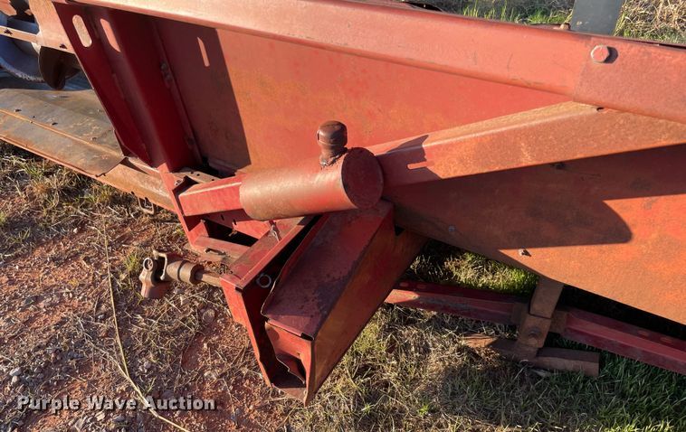 image for item DL0722 Case 1083  corn head