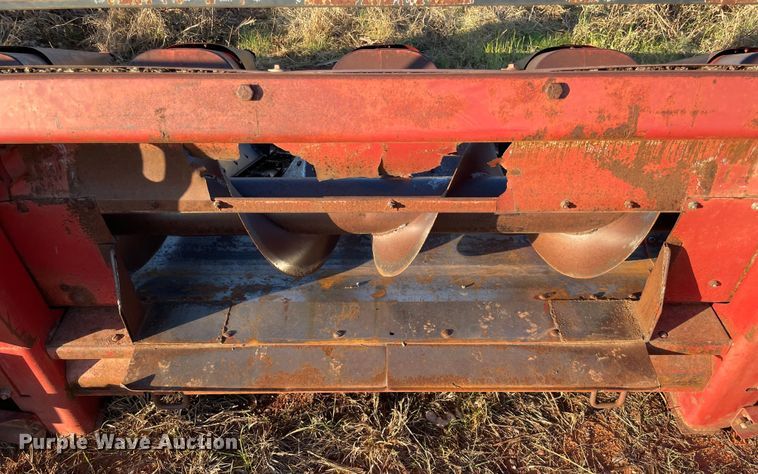 image for item DL0722 Case 1083  corn head