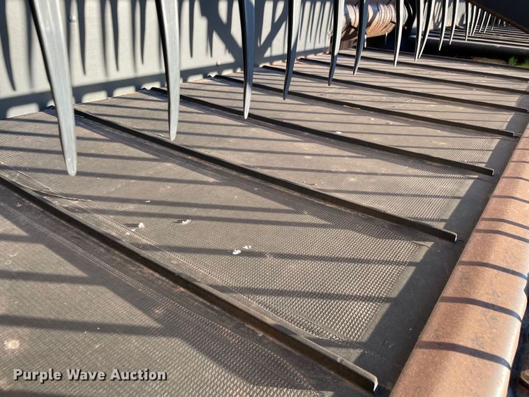 image for item DL0723 2005 Case 2052  draper head