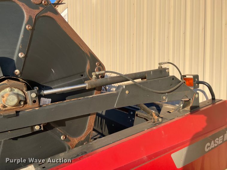 image for item DL0723 2005 Case 2052  draper head